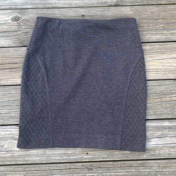 SimplyVera Vera Wang charcoal Gray stretch skirt - Picture 6 of 7